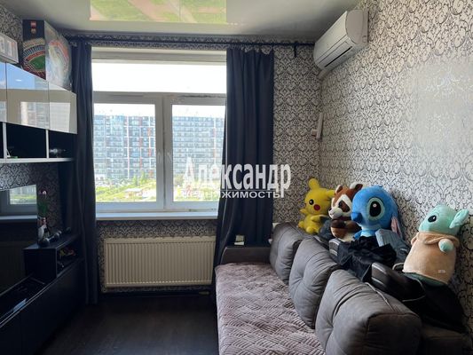 Продам однокомнатную (1-комн.) квартиру, Воронцовский б-р, 11к1, Бугры п