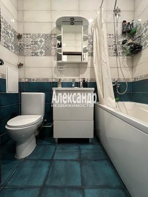 Продам однокомнатную (1-комн.) квартиру, Воронцовский б-р, 11к1, Бугры п