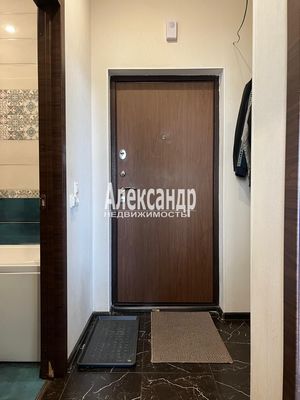 Продам однокомнатную (1-комн.) квартиру, Воронцовский б-р, 11к1, Бугры п