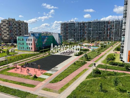 Продам однокомнатную (1-комн.) квартиру, Воронцовский б-р, 11к1, Бугры п