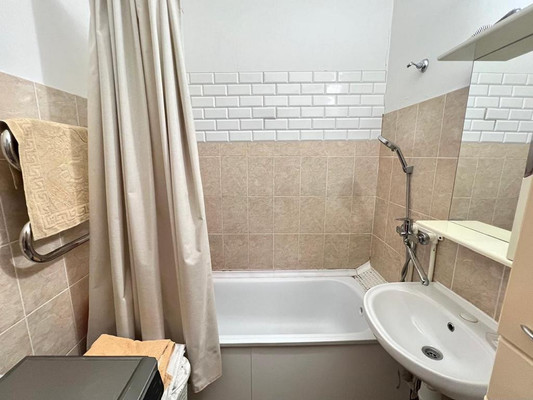 Продам трехкомнатную (3-комн.) квартиру, Еременко ул, 97к29, Ростов-на-Дону г