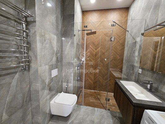 Продам трехкомнатную (3-комн.) квартиру, 1к1, Сосенки д