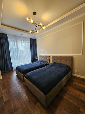 Продам трехкомнатную (3-комн.) квартиру, 1к1, Сосенки д
