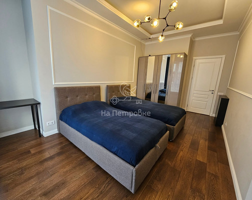 Продам трехкомнатную (3-комн.) квартиру, 1к1, Сосенки д