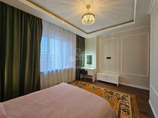 Продам трехкомнатную (3-комн.) квартиру, 1к1, Сосенки д