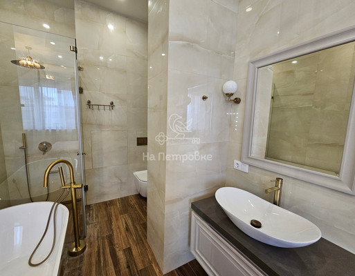 Продам трехкомнатную (3-комн.) квартиру, 1к1, Сосенки д
