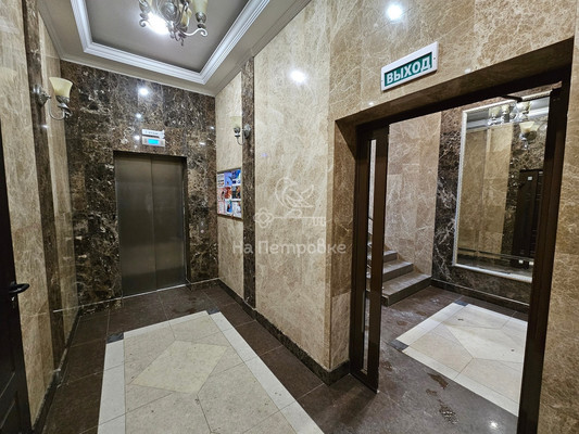 Продам трехкомнатную (3-комн.) квартиру, 1к1, Сосенки д