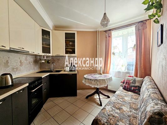 Продам однокомнатную (1-комн.) квартиру, Октябрьская наб, 124к7, Санкт-Петербург г