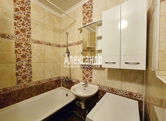 Продам однокомнатную (1-комн.) квартиру, Октябрьская наб, 124к7, Санкт-Петербург г