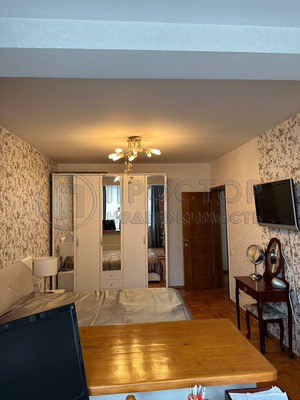 Продам трехкомнатную (3-комн.) квартиру, Белореченская ул, 45к1, Москва г