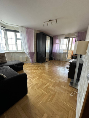 Продам трехкомнатную (3-комн.) квартиру, Белореченская ул, 45к1, Москва г