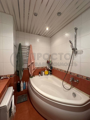 Продам трехкомнатную (3-комн.) квартиру, Белореченская ул, 45к1, Москва г