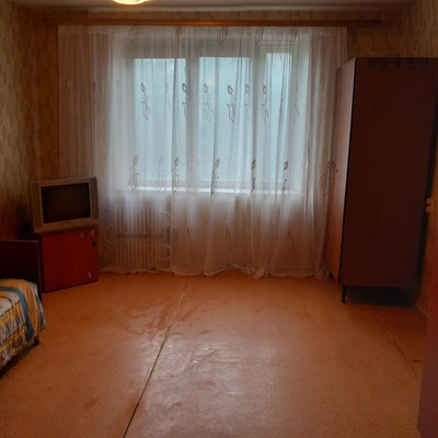 Продам комнату в 8-комн. квартире, 9 Января ул, 274, Воронеж г