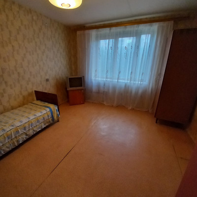 Продам комнату в 8-комн. квартире, 9 Января ул, 274, Воронеж г