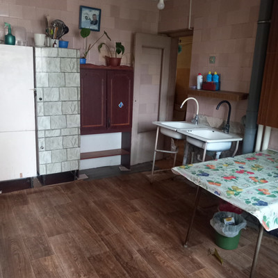 Продам комнату в 8-комн. квартире, 9 Января ул, 274, Воронеж г