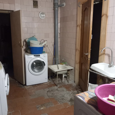 Продам комнату в 8-комн. квартире, 9 Января ул, 274, Воронеж г