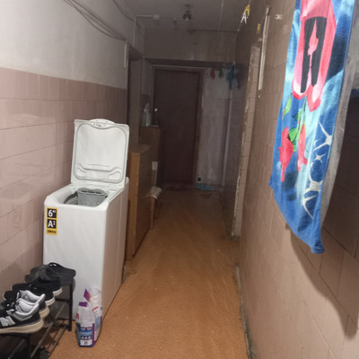 Продам комнату в 8-комн. квартире, 9 Января ул, 274, Воронеж г