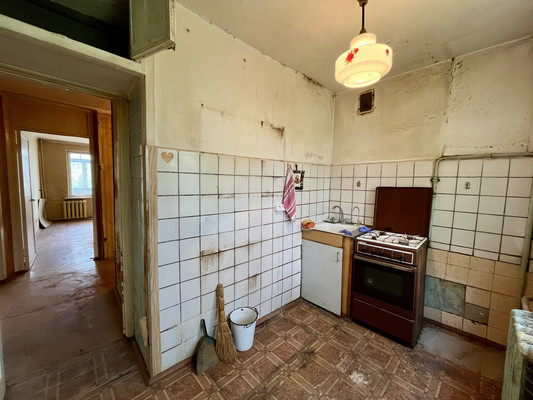 Продам трехкомнатную (3-комн.) квартиру, Дмитровская ул, 21, Базарово д