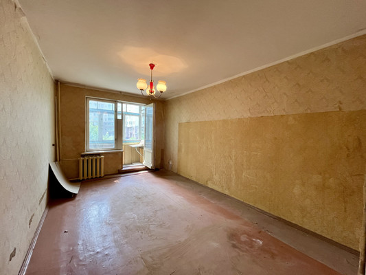Продам трехкомнатную (3-комн.) квартиру, Дмитровская ул, 21, Базарово д