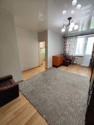Продам трехкомнатную (3-комн.) квартиру, Черных ул, 1, Нижний Тагил г