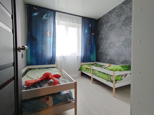 Продам трехкомнатную (3-комн.) квартиру, Октябрьский пр-кт, 1, Нижний Тагил г
