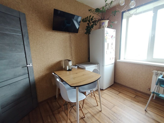 Продам трехкомнатную (3-комн.) квартиру, Октябрьский пр-кт, 1, Нижний Тагил г