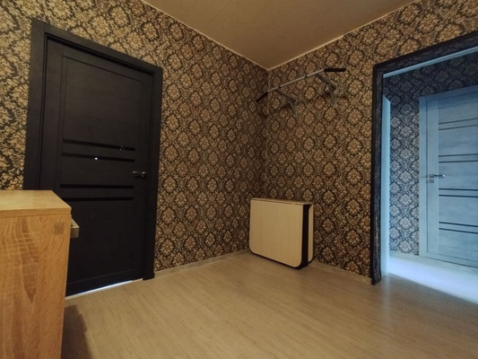 Продам трехкомнатную (3-комн.) квартиру, Октябрьский пр-кт, 1, Нижний Тагил г