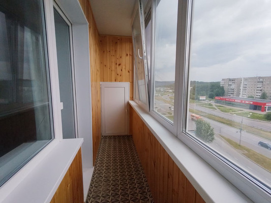Продам трехкомнатную (3-комн.) квартиру, Октябрьский пр-кт, 1, Нижний Тагил г