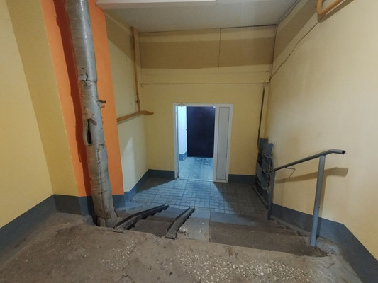 Продам трехкомнатную (3-комн.) квартиру, Октябрьский пр-кт, 1, Нижний Тагил г