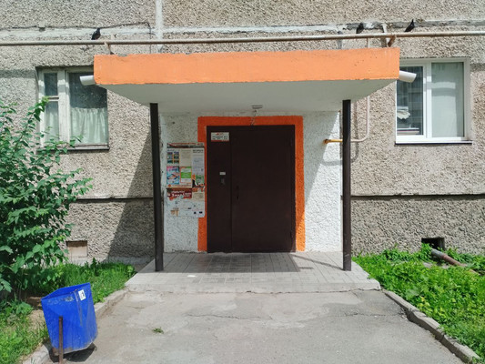Продам трехкомнатную (3-комн.) квартиру, Октябрьский пр-кт, 1, Нижний Тагил г