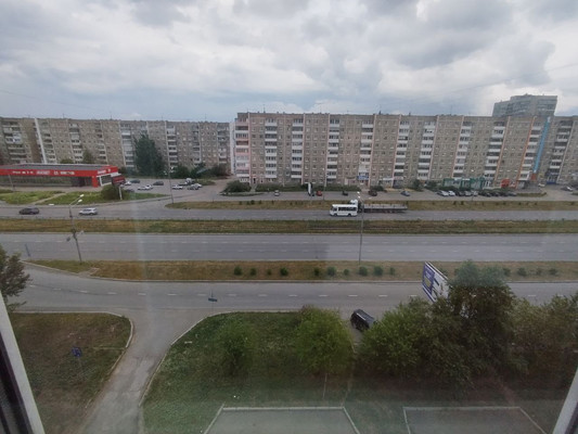Продам трехкомнатную (3-комн.) квартиру, Октябрьский пр-кт, 1, Нижний Тагил г