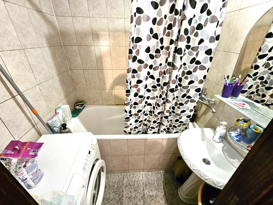 Продам двухкомнатную (2-комн.) квартиру, им. Дмитрия Благоева ул, 50, Краснодар г