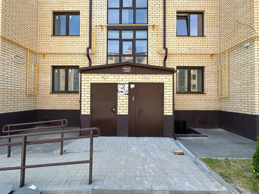 Продам двухкомнатную (2-комн.) квартиру, Березовый проезд, 1к1, Кропоткин г