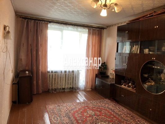 Продам двухкомнатную (2-комн.) квартиру, Юбилейная ул, 3, Кузнечное гп