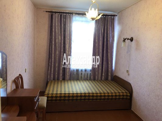 Продам двухкомнатную (2-комн.) квартиру, Юбилейная ул, 3, Кузнечное гп