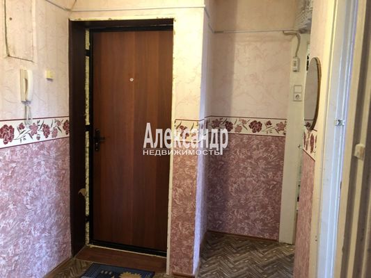 Продам двухкомнатную (2-комн.) квартиру, Юбилейная ул, 3, Кузнечное гп