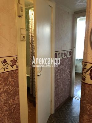 Продам двухкомнатную (2-комн.) квартиру, Юбилейная ул, 3, Кузнечное гп