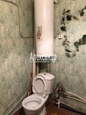 Продам двухкомнатную (2-комн.) квартиру, Юбилейная ул, 3, Кузнечное гп