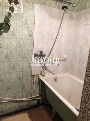 Продам двухкомнатную (2-комн.) квартиру, Юбилейная ул, 3, Кузнечное гп