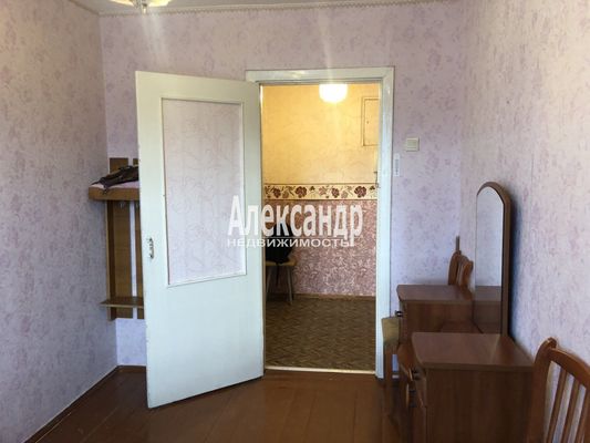 Продам двухкомнатную (2-комн.) квартиру, Юбилейная ул, 3, Кузнечное гп