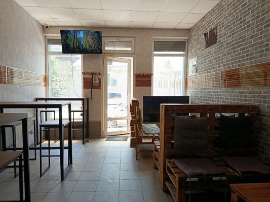 Продам торговое помещение 85,2 м2, Футболистов ул, 111, Симферополь г