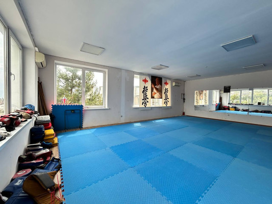 Продам коммерческое помещение 1 400 м2, Судакская ул, 1ка, Алушта г