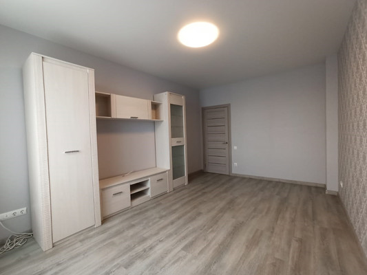 Продам однокомнатную (1-комн.) квартиру, Луговая ул, 6жк1, Симферополь г