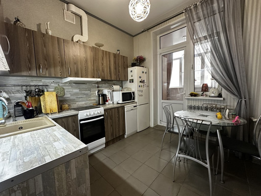 Продам двухкомнатную (2-комн.) квартиру, Еременко ул, 100/7, Ростов-на-Дону г