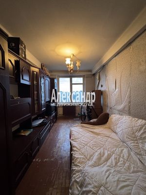 Продам 2-комн. в 4-комн. квартире, Заводской пр-кт, 16к3, Колпино г
