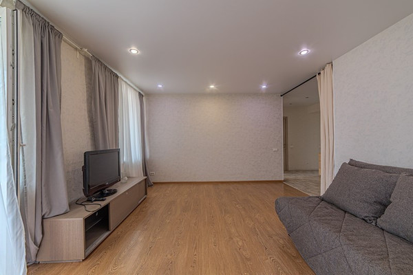 Продам двухкомнатную (2-комн.) квартиру, Мира ул, 34, Пенза г
