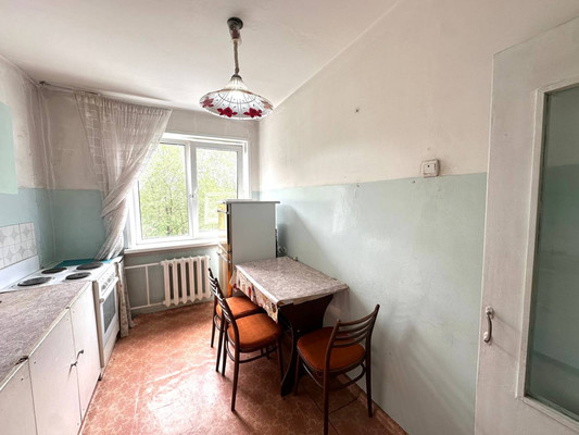 Продам трехкомнатную (3-комн.) квартиру, Солнечная ул, 15, Сосновоборск г