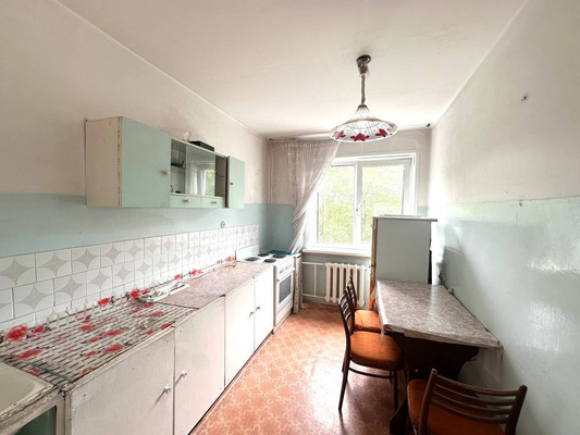 Продам трехкомнатную (3-комн.) квартиру, Солнечная ул, 15, Сосновоборск г