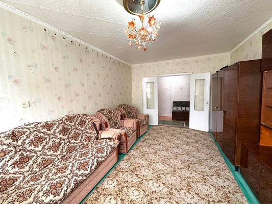 Продам трехкомнатную (3-комн.) квартиру, Солнечная ул, 15, Сосновоборск г