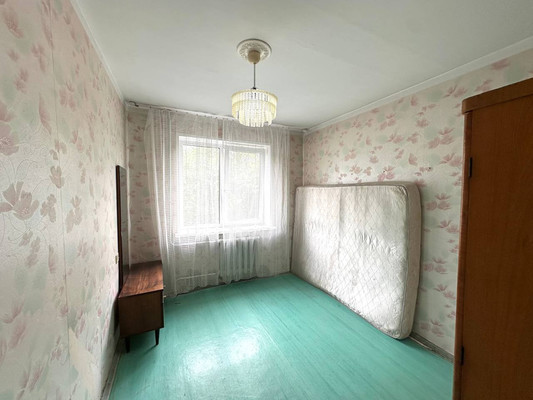 Продам трехкомнатную (3-комн.) квартиру, Солнечная ул, 15, Сосновоборск г